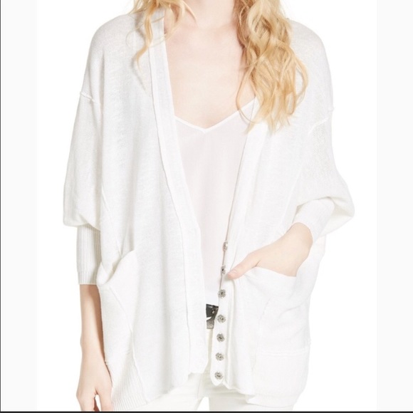 $128 FREE PEOPLE White DAYS LIKE THIS Oversized Cardigan Shrug Batwing Sweater M - Picture 15 of 15